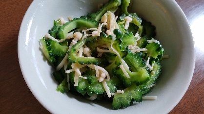 ゴーヤとエノキのごま塩ダレ炒め