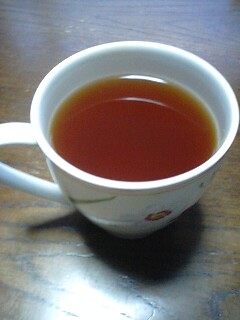 いつもは何もいれずに紅茶を飲みますが今日は外がとても寒くてほんのり甘いはちみつ紅茶に癒されました。