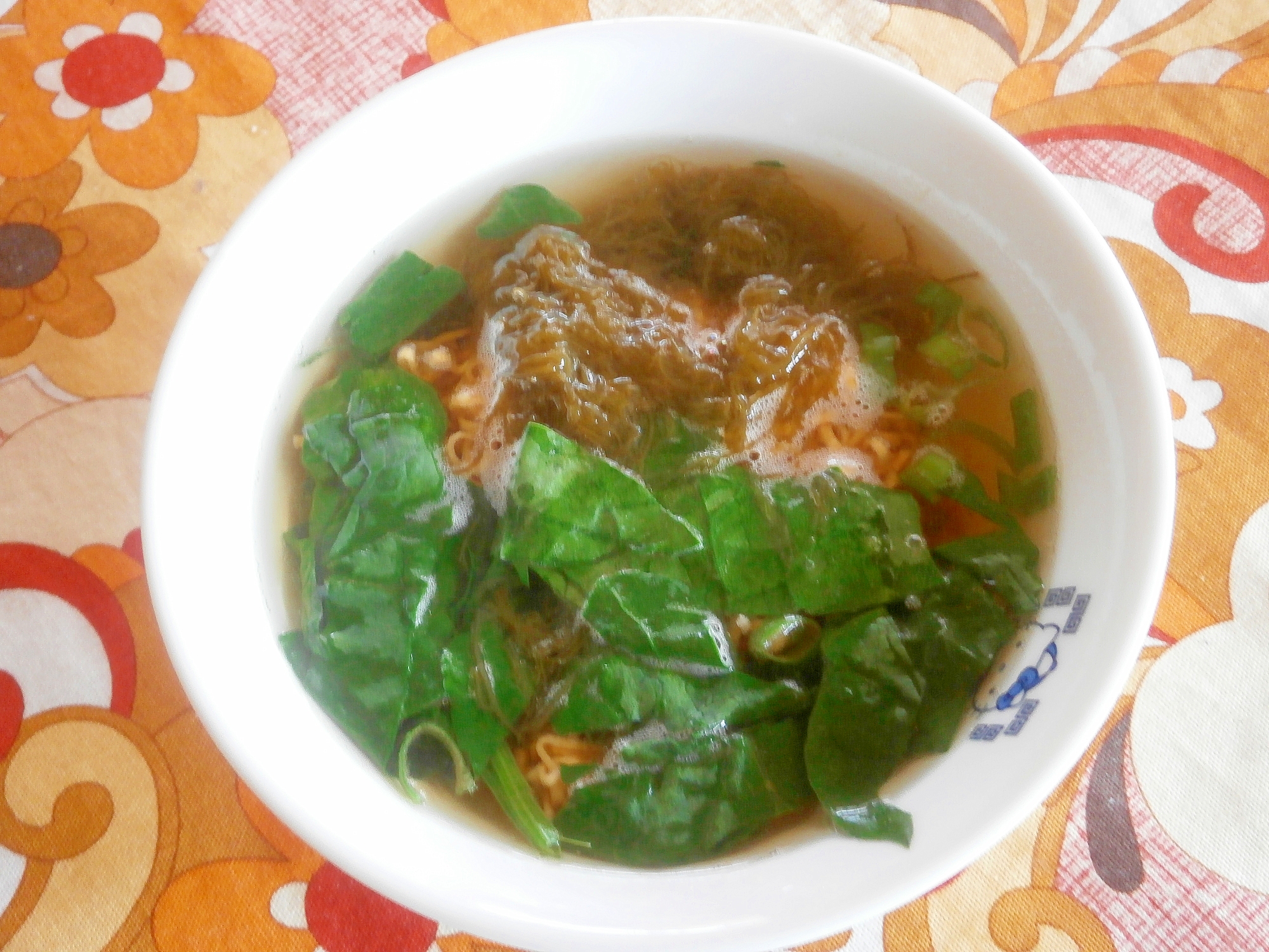 もずく・ほうれん草のラーメン