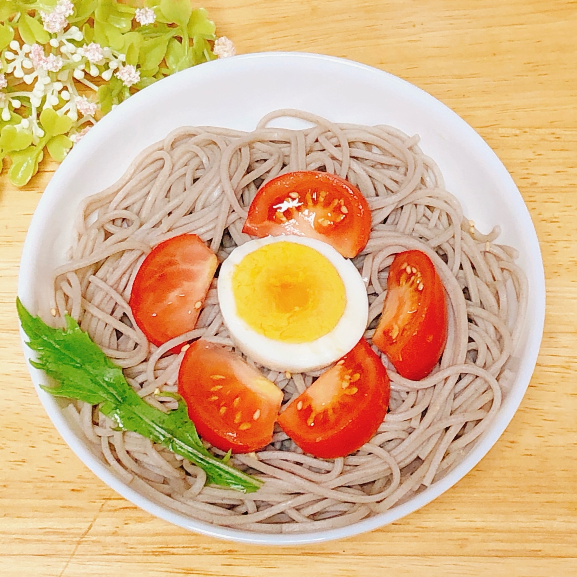 ꕤ トマトゆで卵ꕤお花そばꕤ