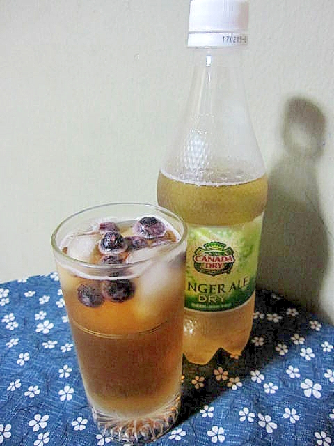 カナダドライ ブルーベリー入りティーソーダ レシピ 作り方 By けいちゃん088 楽天レシピ