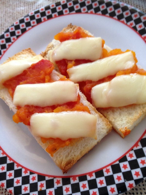 南瓜とトマトのチーズトースト 離乳食