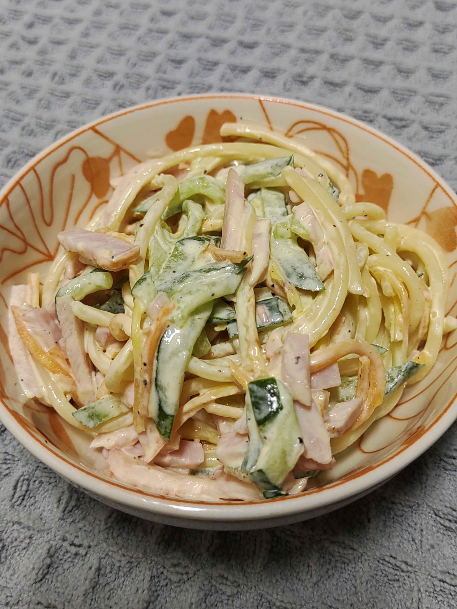 自作作品中皿、soup皿、スパゲッティ、サラダなど。 自作作品中皿、soup皿、スパゲッティ、サラダなど。