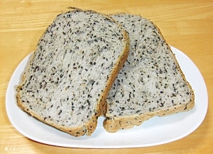 黒ごまパン