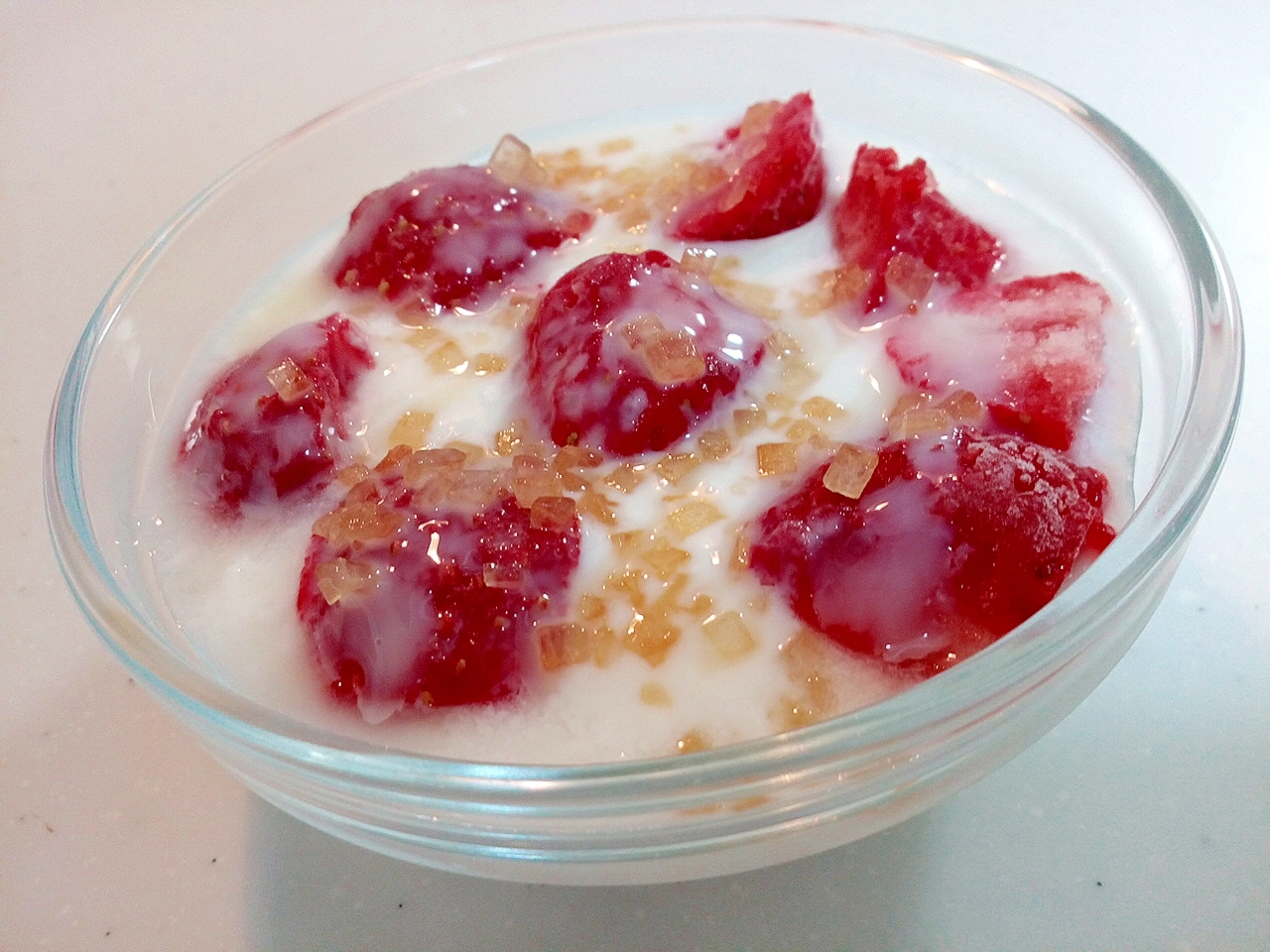美的　冷凍苺とザラメ糖のヨーグルト