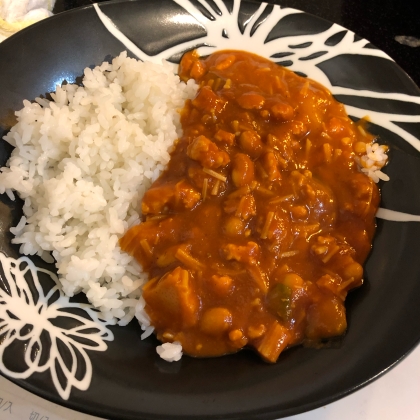 お豆とトマトでサラッと頂けました(^^)！