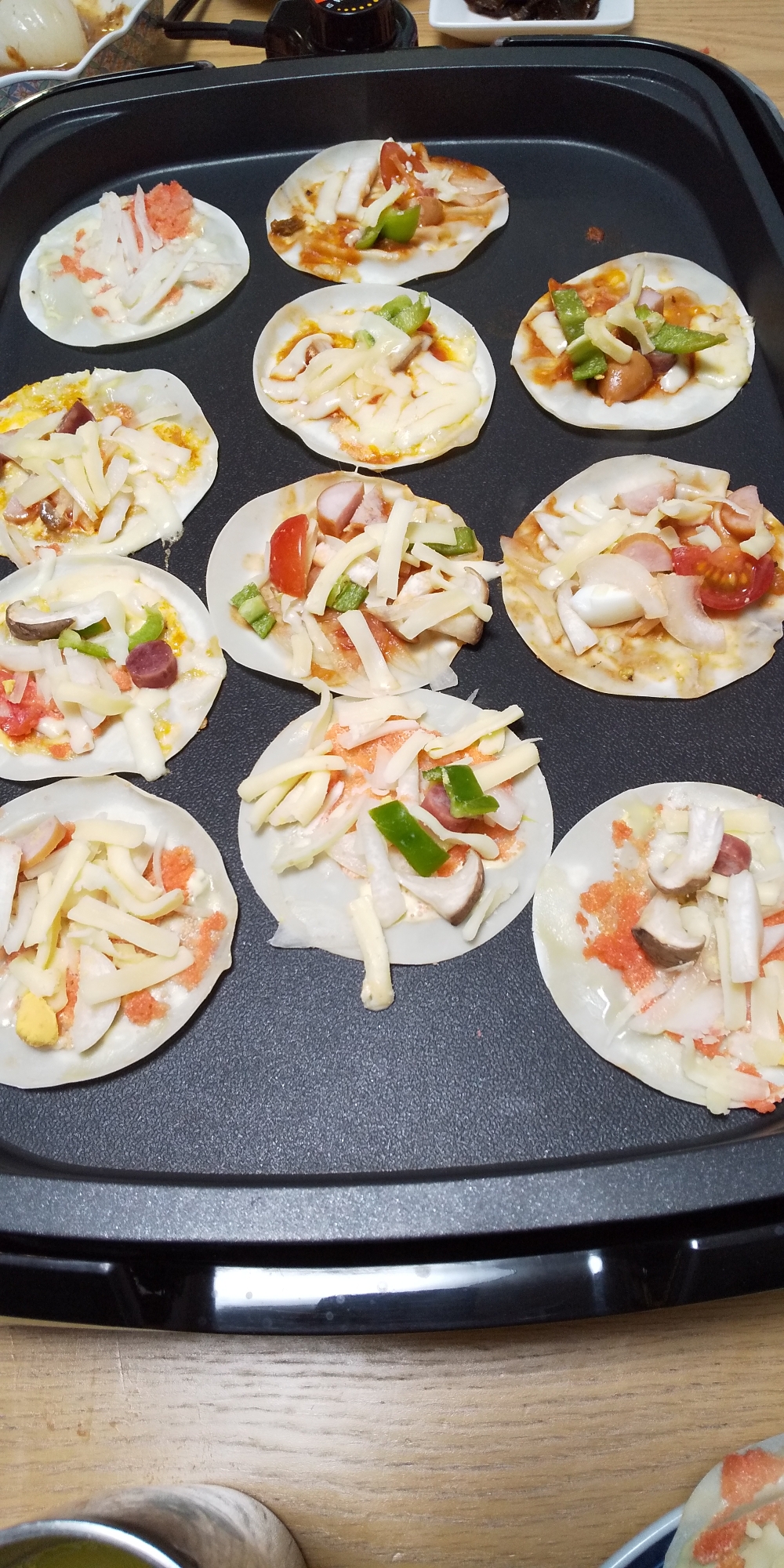 おつまみ パーティー ホットプレートで簡単餃子ピザ レシピ 作り方 By よっこゆっこ 楽天レシピ おつまみ パーティー ホットプレートで簡単餃子ピザ レシピ 作り方 By よっこゆっこ 楽天レシピ