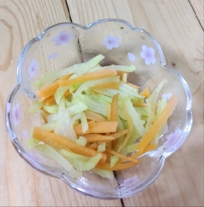 大根とにんじんのポン酢サラダ