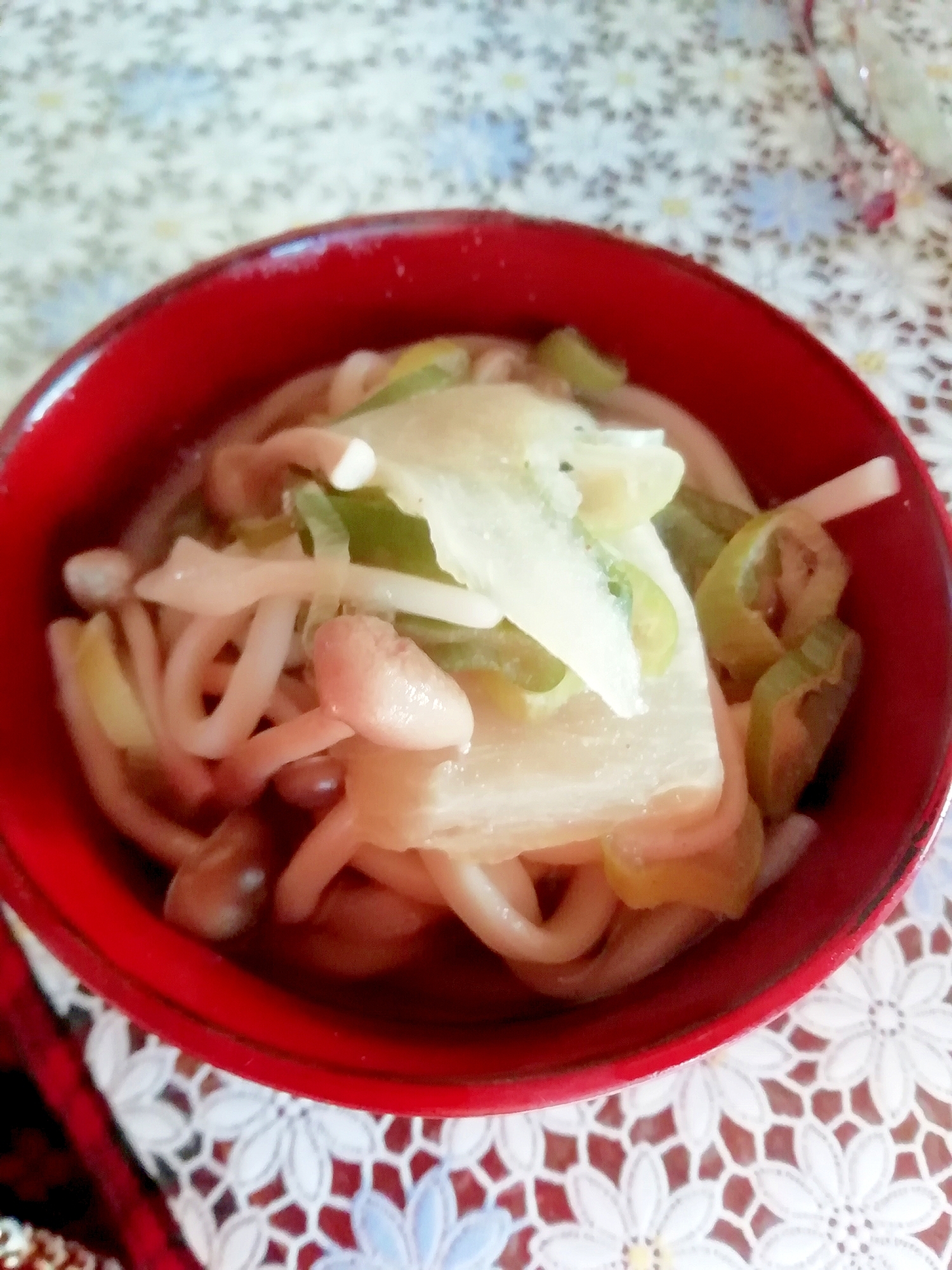 やさいたっぷりきのこうどん