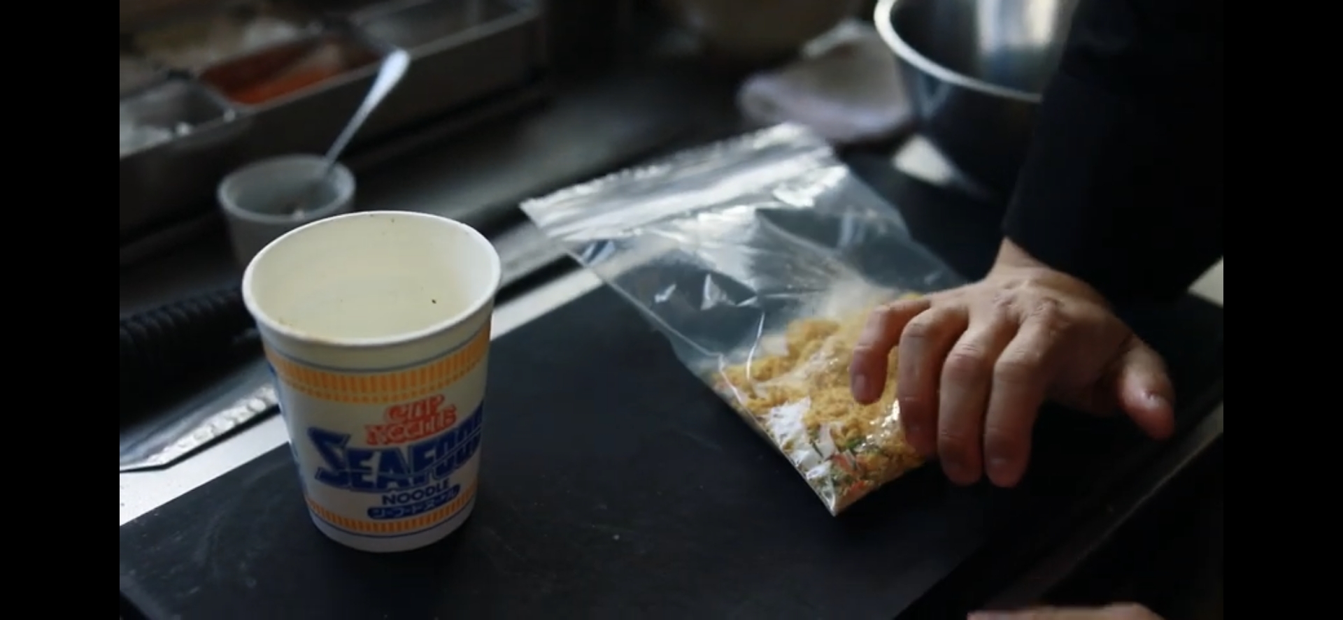 プロが教えるチャーハン カップヌードルシーフード レシピ 作り方 By 辻クッキング 楽天レシピ プロが教えるチャーハン カップヌードルシーフード レシピ 作り方 By 辻クッキング 楽天レシピ