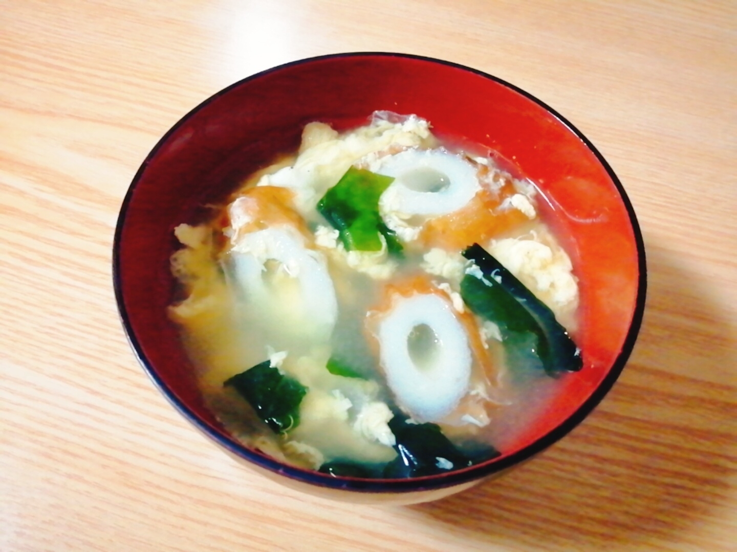 卵とちくわとわかめのスープ レシピ 作り方 By はじゃじゃ 楽天レシピ