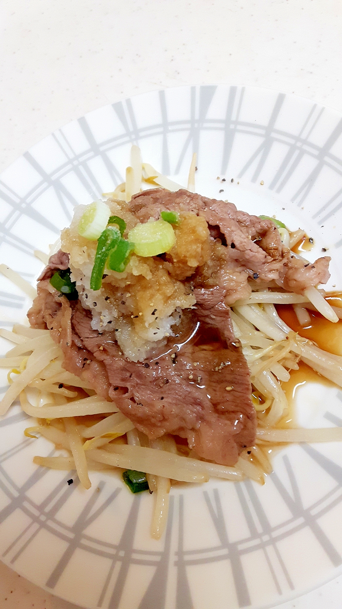 おろしポン酢であっさりと！牛肉ともやしの焼き肉風♪