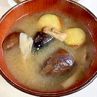 炒め茄子・舞茸・しめじの味噌汁