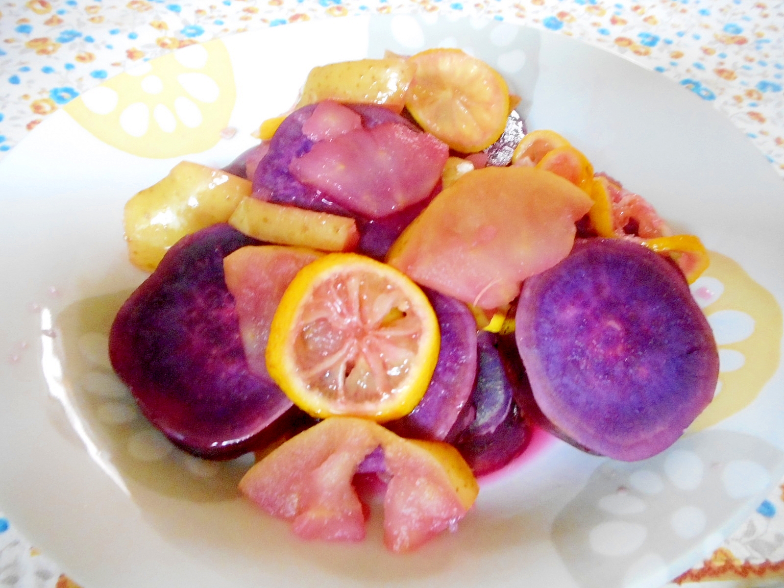 紫芋とリンゴとゆずの白ワイン煮