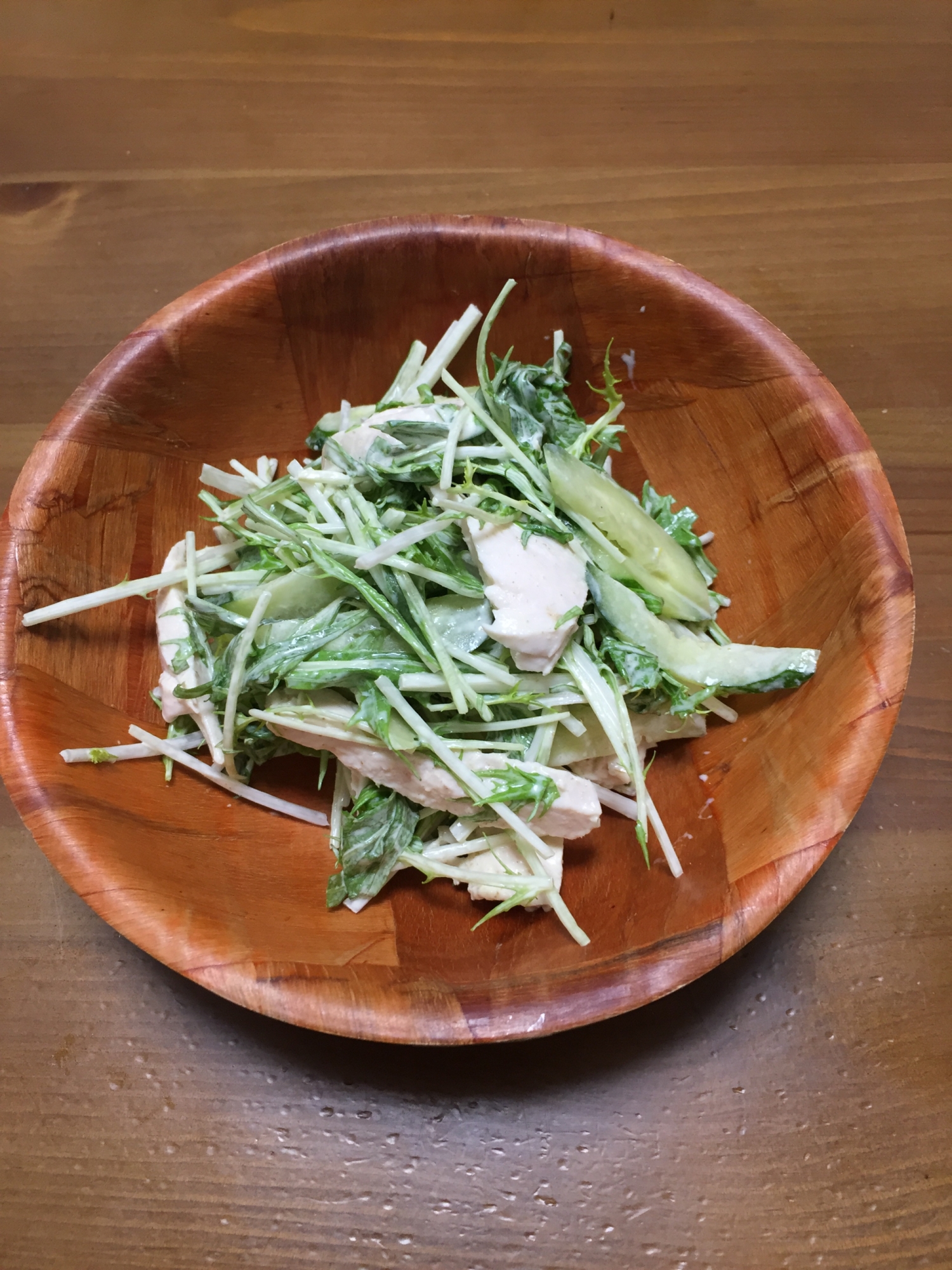 水菜とチキンのスパイスサラダ