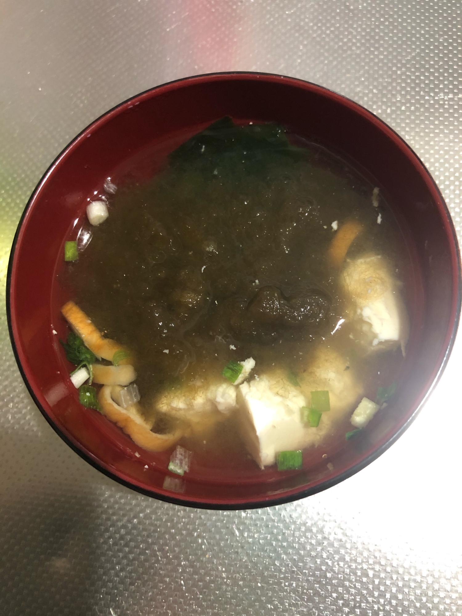 豆腐ととろろ昆布のインスタント味噌汁