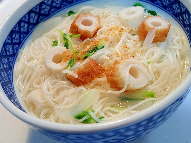 ガラスープで　竹輪と野菜のにゅう麺♬