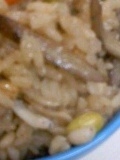 鶏モモ肉とごぼうのシンプル、炊き込みご飯