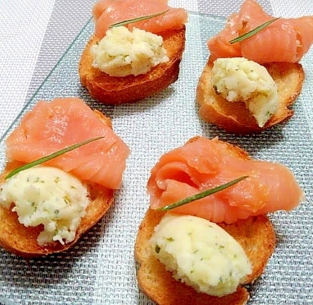 お洒落で美味なフランスパン チーズポテトとサーモン レシピ 作り方 By かんたんれぴこ 楽天レシピ