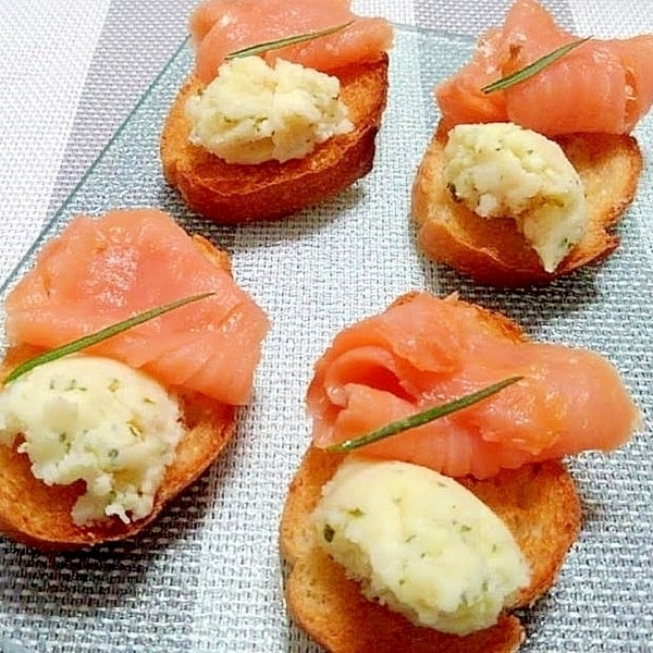 お洒落で美味なフランスパン チーズポテトとサーモン レシピ 作り方 By かんたんれぴこ 楽天レシピ お洒落で美味なフランスパン チーズポテトとサーモン レシピ 作り方 By かんたんれぴこ 楽天レシピ