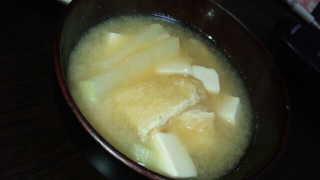 豆腐と薄あげと大根のお味噌汁