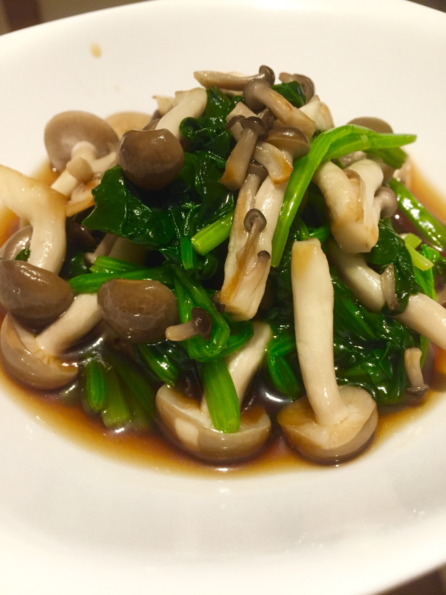 素朴で美味しい!ほうれん草としめじのおひたし