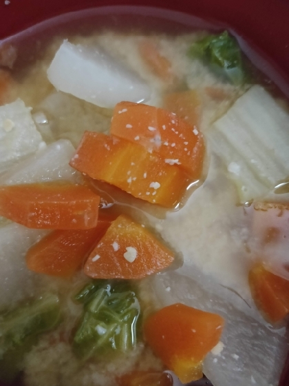 白菜にんじん小松菜の味噌汁