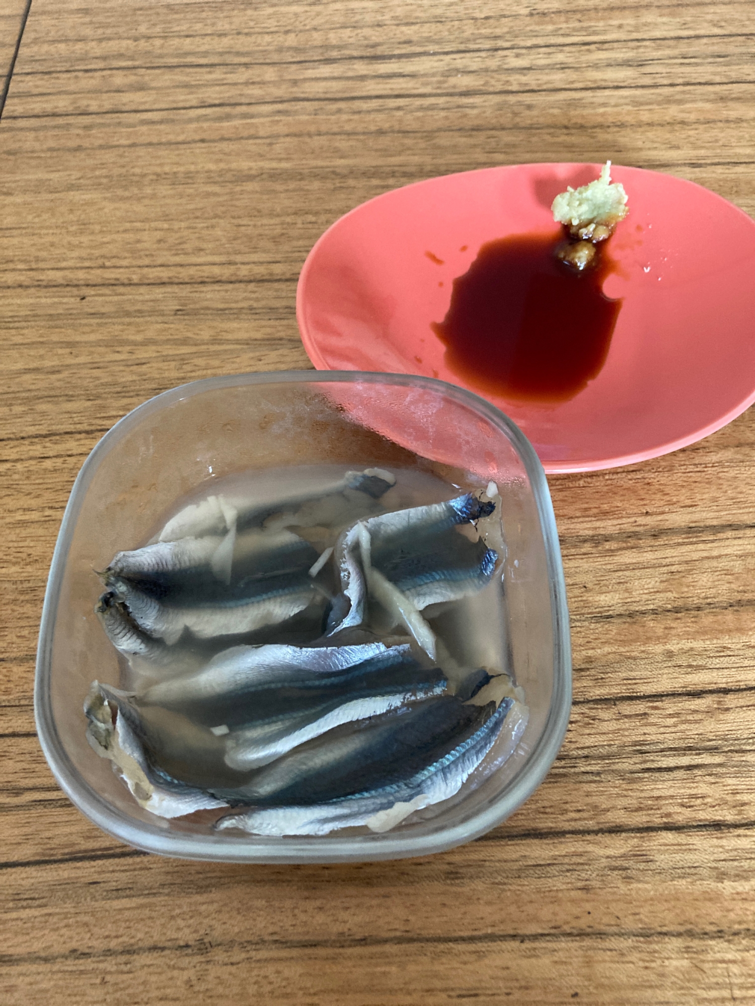 うちのおかず　うるめいわしを甘酢漬けワサビ醤油で