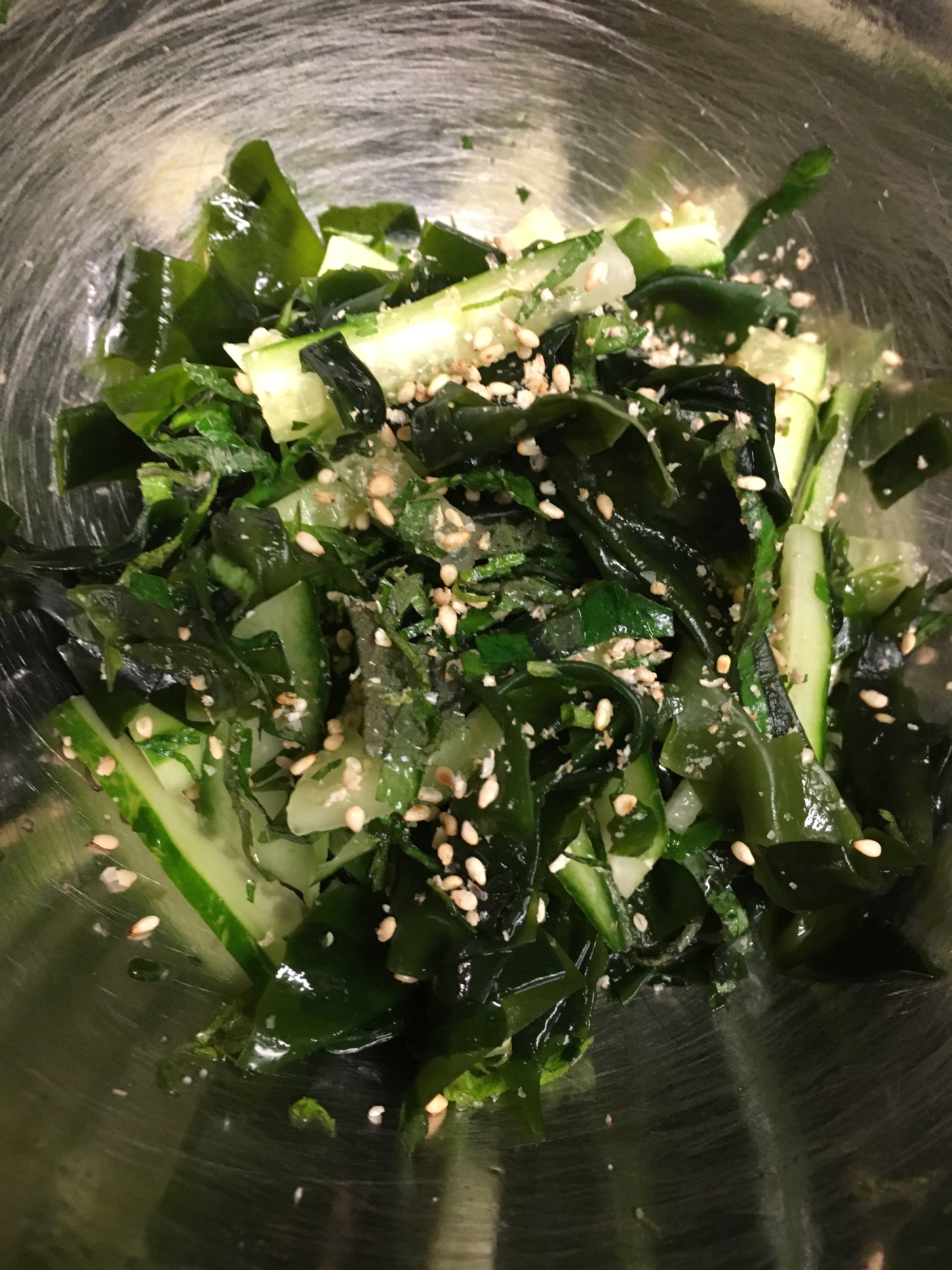 ワカメとシソとキュウリの酢の物
