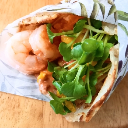 業務スーパーの冷凍薄焼き餅でおかずクレープ