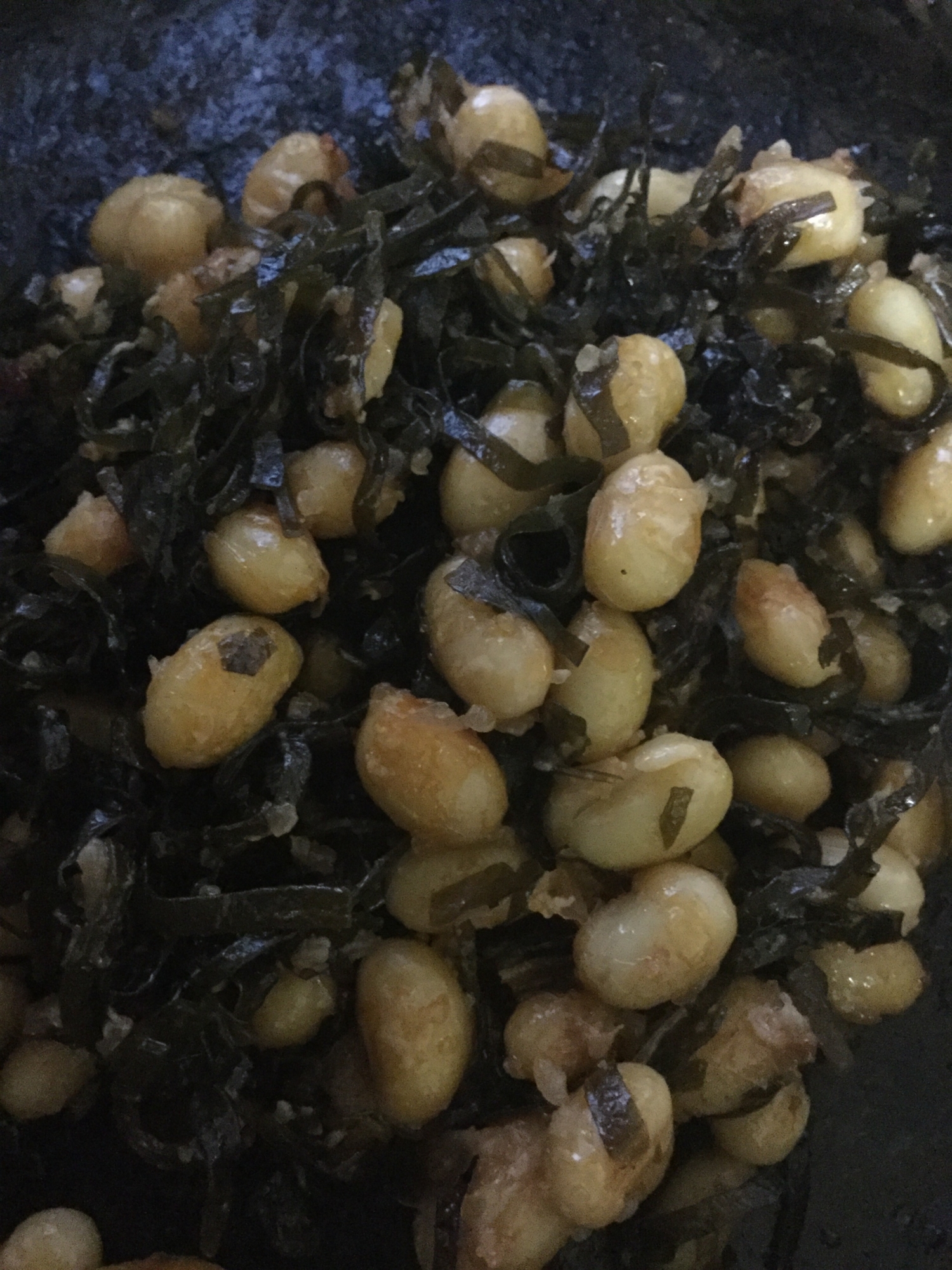 大豆と切り昆布の麺つゆマヨネーズ炒め