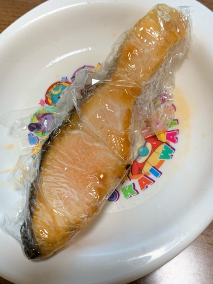 お弁当にピッタリ!焼き鮭の冷凍方法