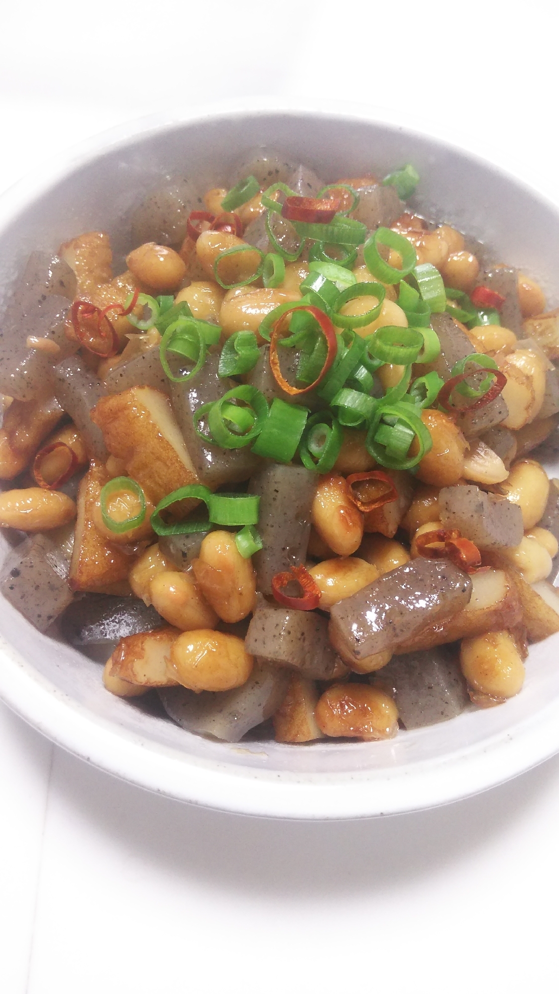 蒸し大豆とさつま揚げ、こんにゃくの甘辛炒め
