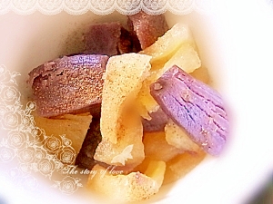 レンジで簡単★紫芋と煮りんごのシナモンがけ
