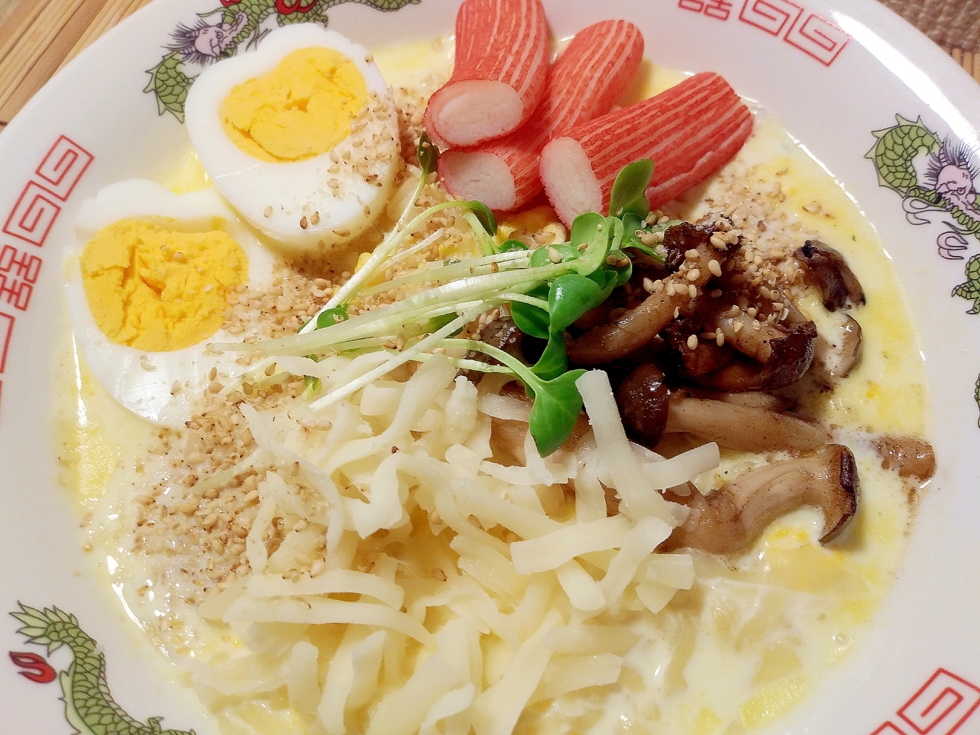 超濃厚！牛乳で作るふわたまバター塩ラーメン