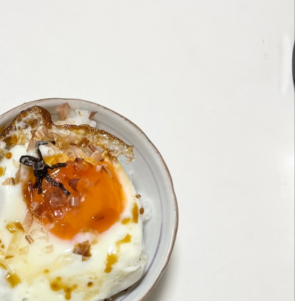 おかかと塩昆布の目玉焼き