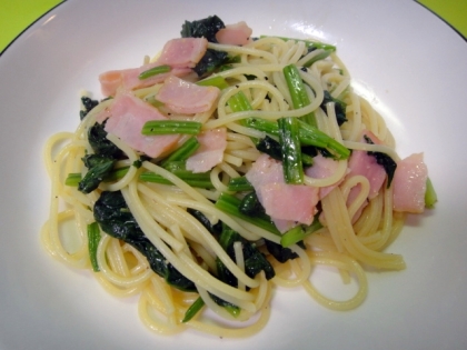 ほうれん草とベーコンのコンソメパスタ