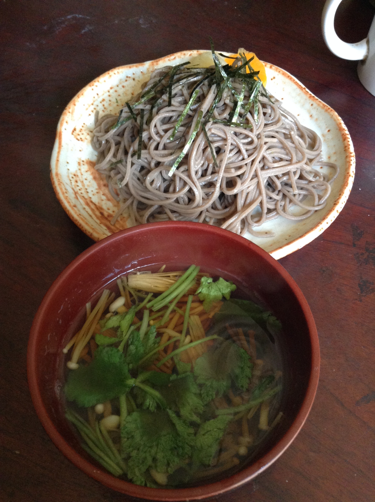 えのきと三つ葉の盛り蕎麦