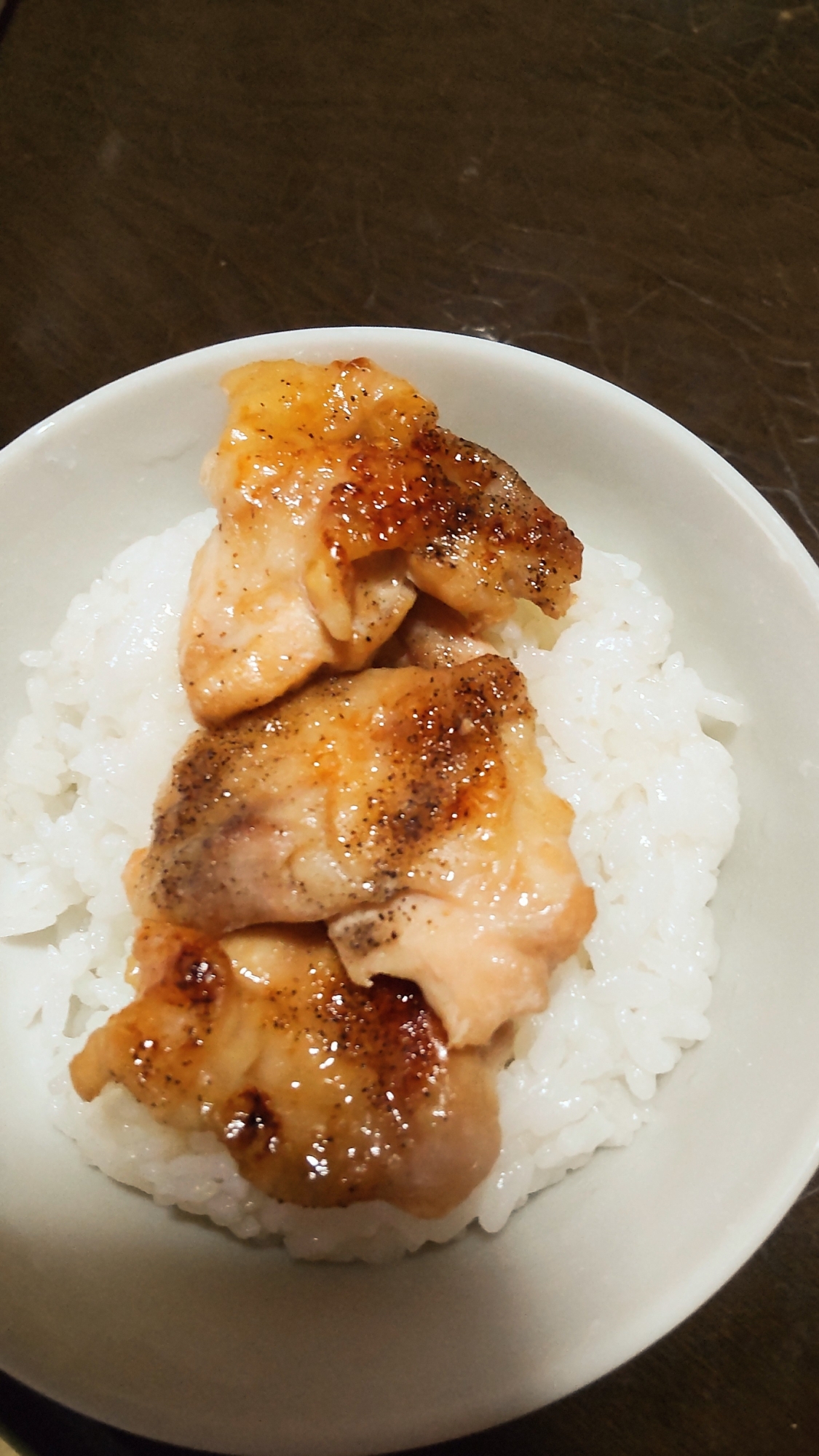 チキンソテー丼