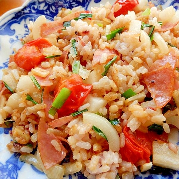 ダイエットにも+大根（皮も）❤バター醬油で炒飯♪