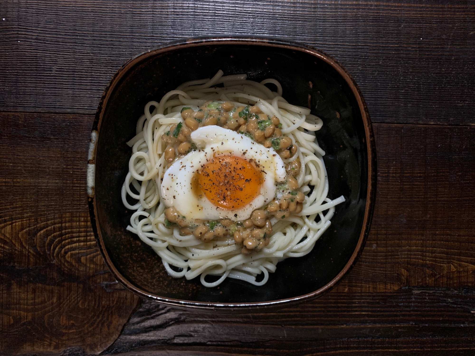 夜食にぴったり！山椒香る温玉ぶっかけうどん！