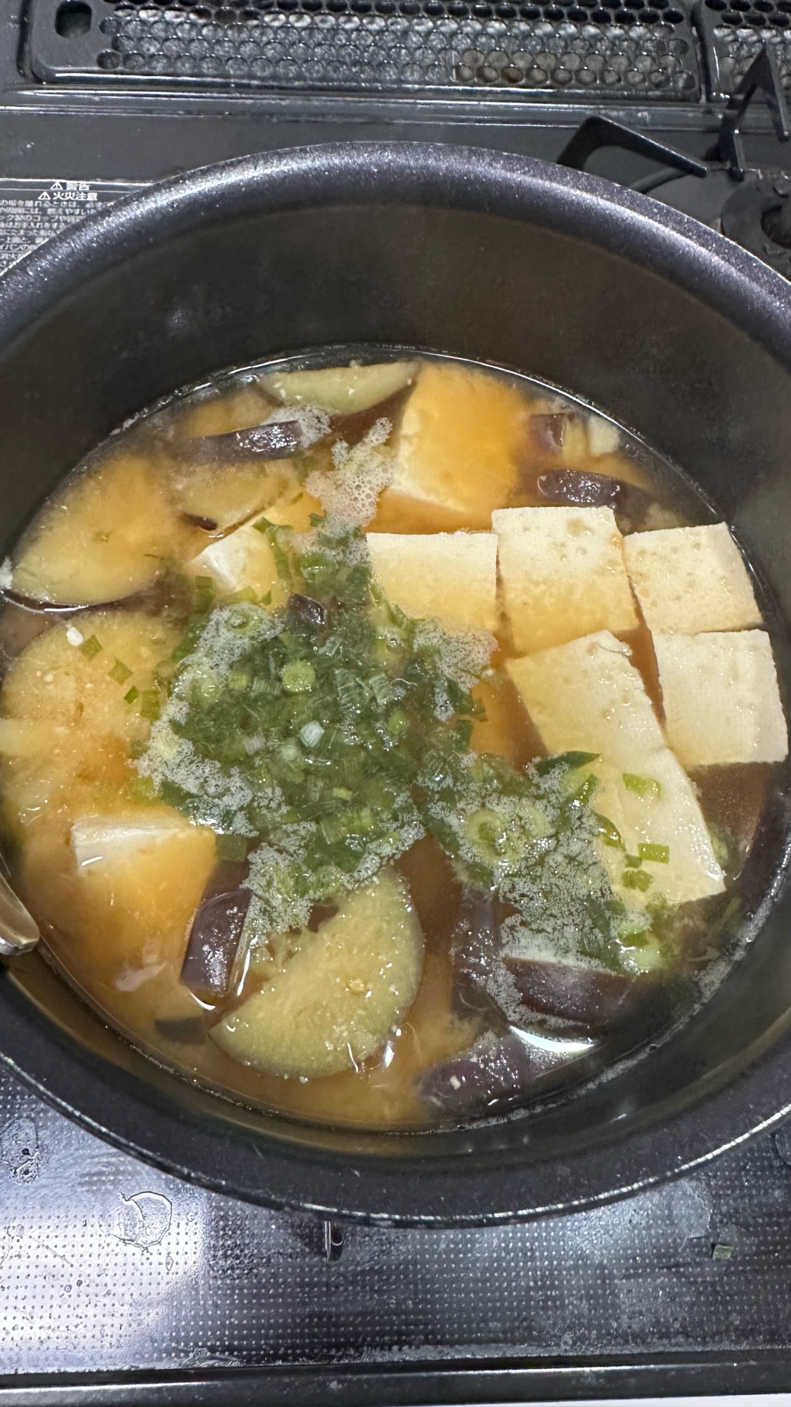 生姜&ネギの薬味であったか！茄子と豆腐のお味噌汁