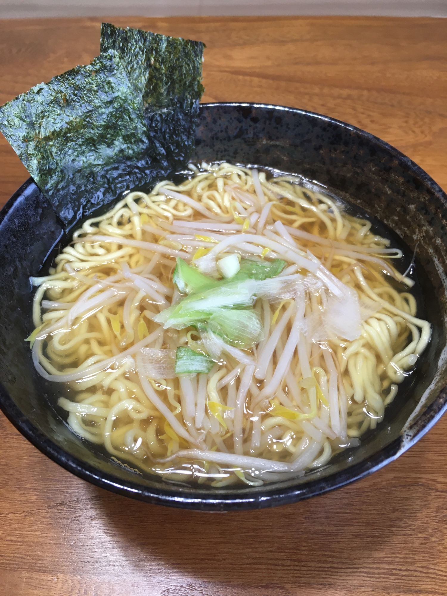 ☆にんにく入り・もやし醤油ラーメン☆