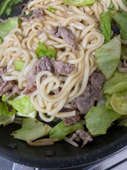 めんつゆ＆オイスターの豚バラ肉で焼きうどん