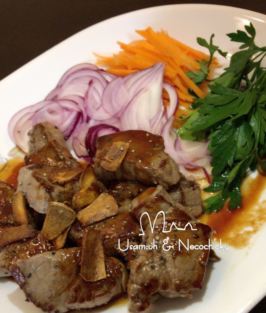 ガツン とグレイビーソースでガーリック ステーキ レシピ 作り方 By うさむー ねこちき 楽天レシピ ガツン とグレイビーソースでガーリック ステーキ レシピ 作り方 By うさむー ねこちき 楽天レシピ