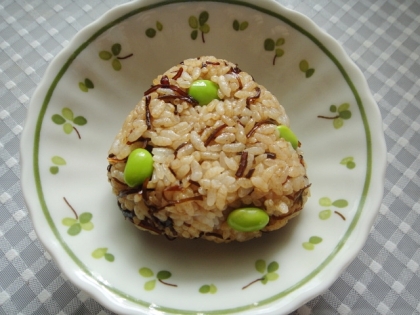 枝豆と昆布のおにぎり