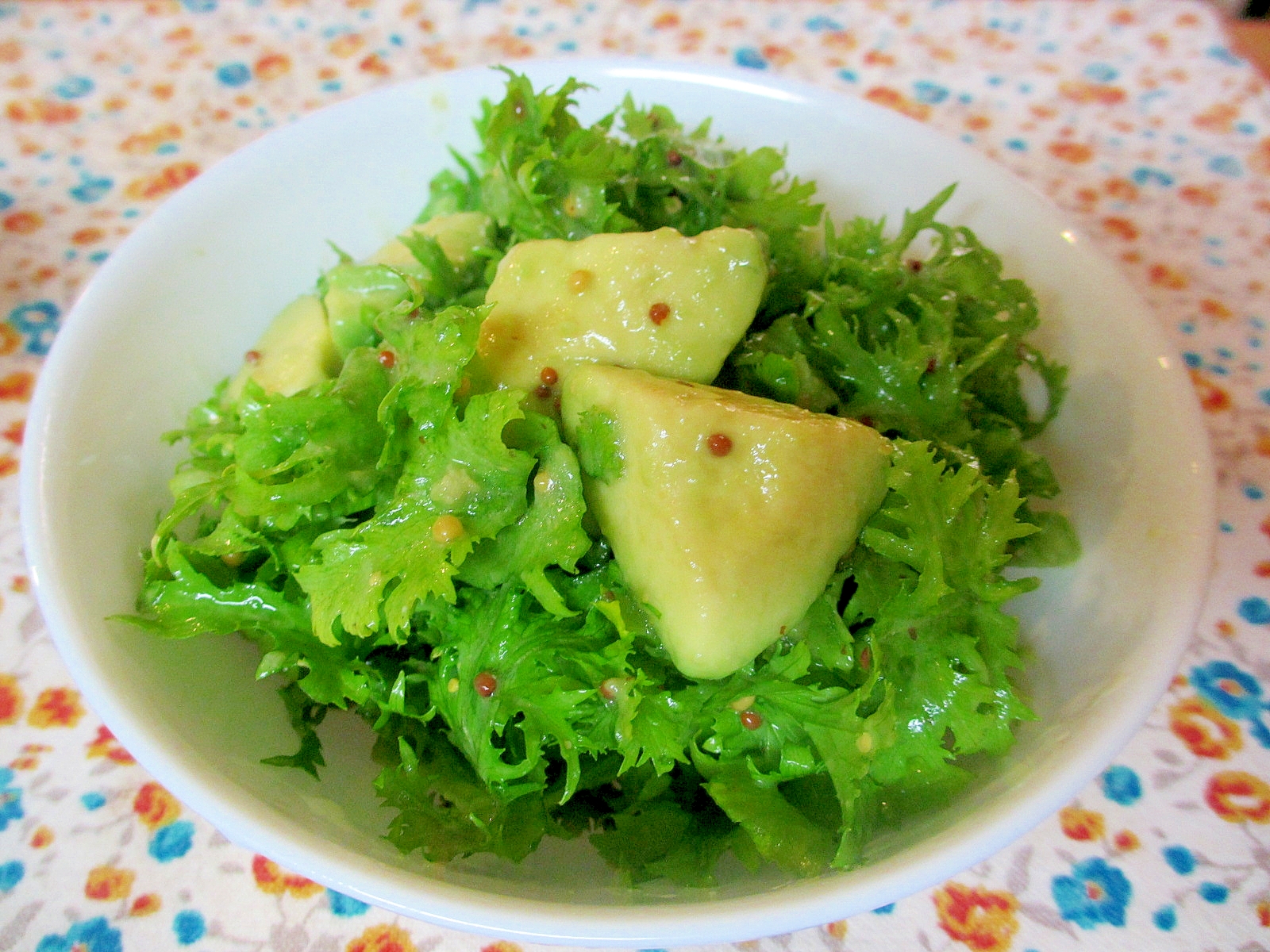 わさび菜とアボカドの塩麹マスタードサラダ