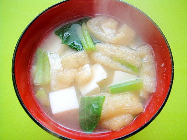 豆腐とほうれん草油揚げの味噌汁