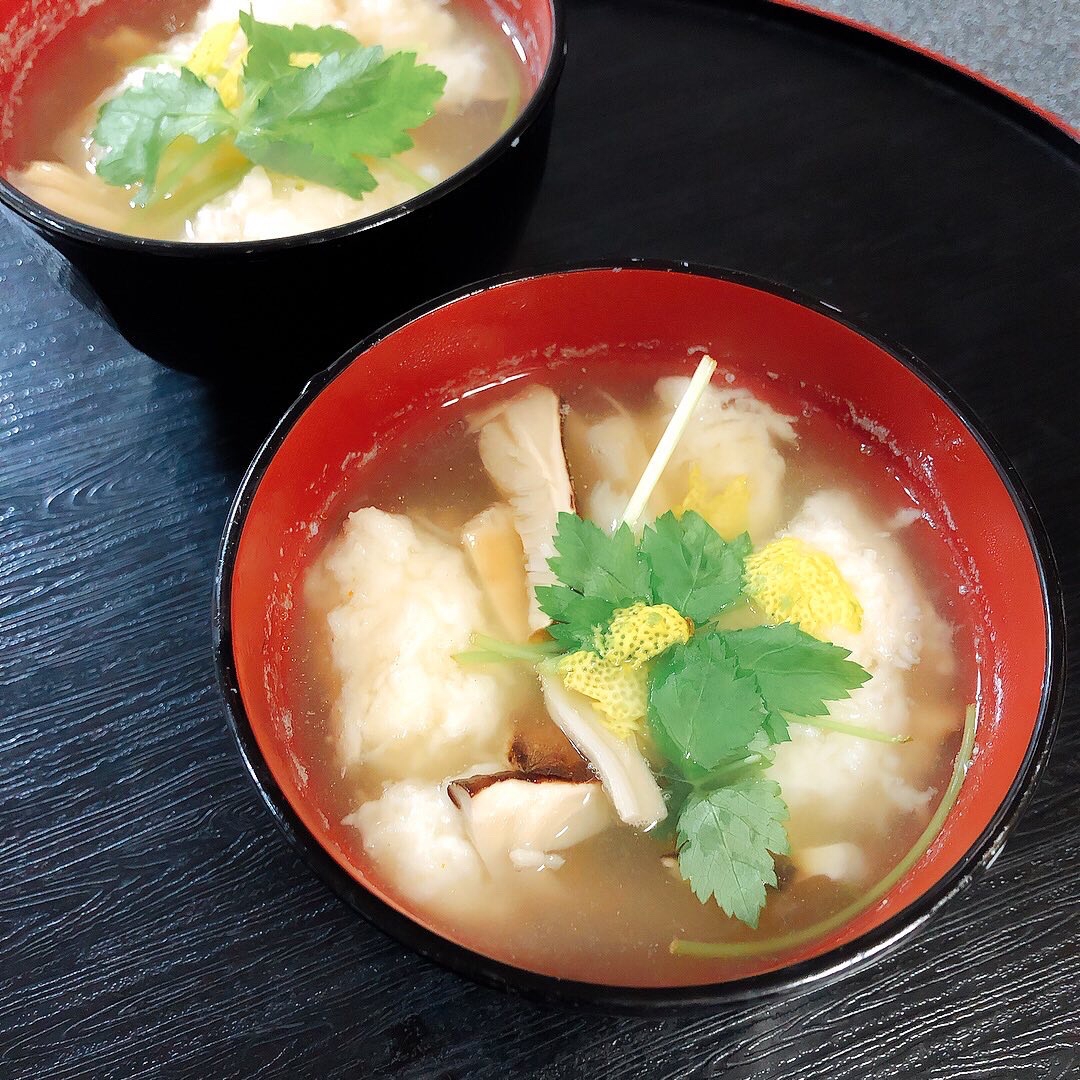 山芋だんごたっぷり 松茸のお吸い物 レシピ 作り方 By Minami 家族ごはん 楽天レシピ 山芋だんごたっぷり 松茸のお吸い物 レシピ 作り方 By Minami 家族ごはん 楽天レシピ