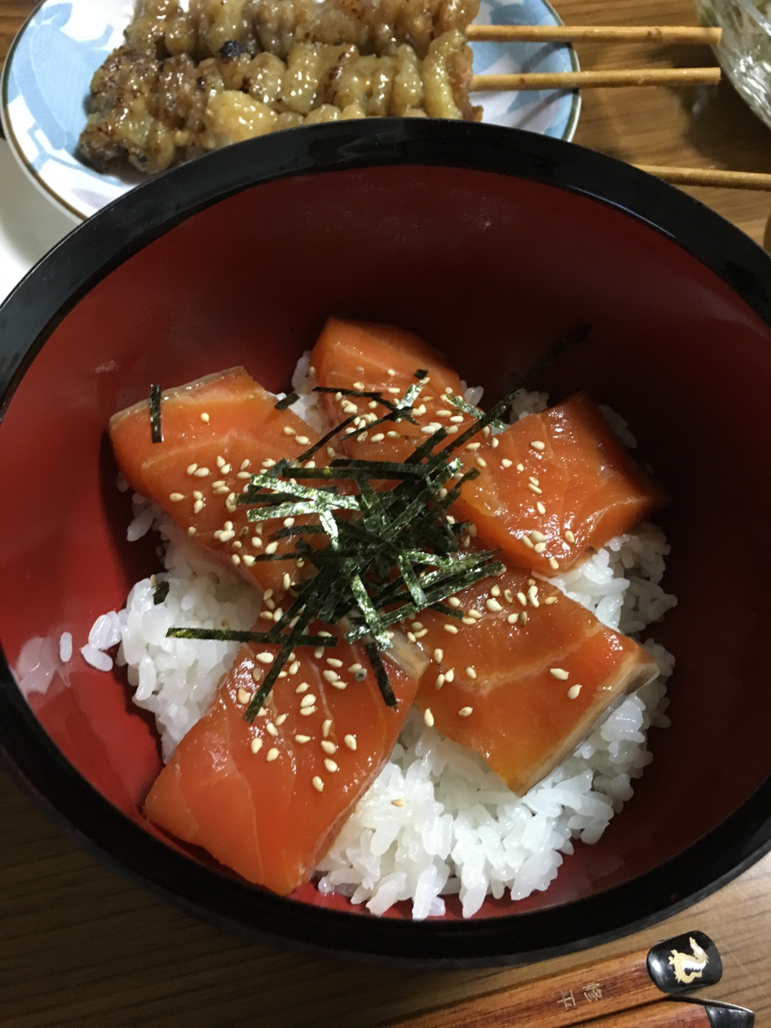 サーモンの漬け丼